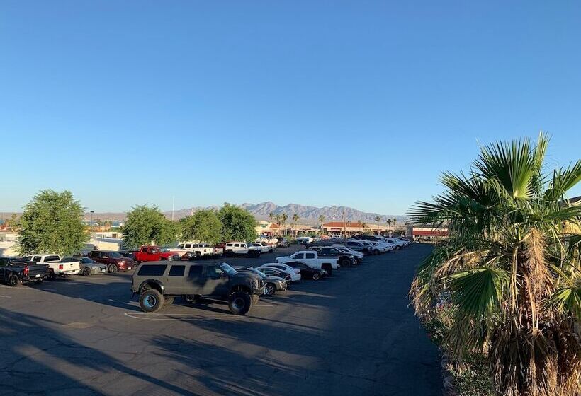 هتل Days Inn By Wyndham Lake Havasu