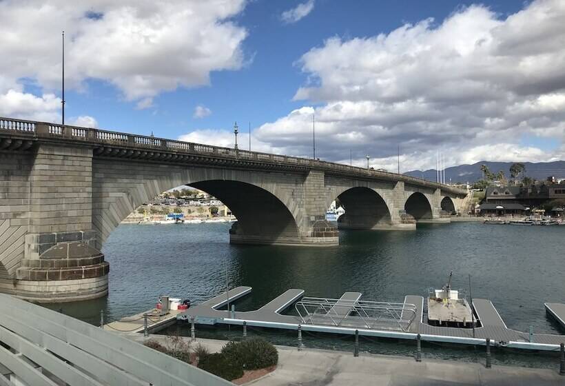 هتل Days Inn By Wyndham Lake Havasu