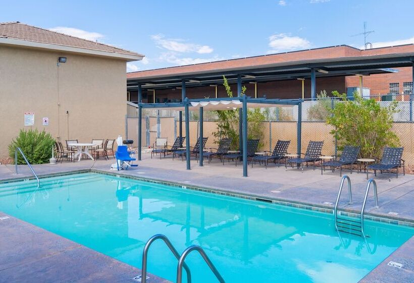 هتل Days Inn By Wyndham Lake Havasu