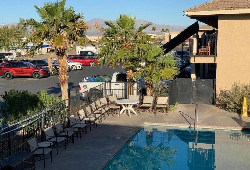 هتل Days Inn By Wyndham Lake Havasu