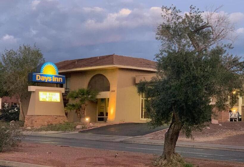 هتل Days Inn By Wyndham Lake Havasu