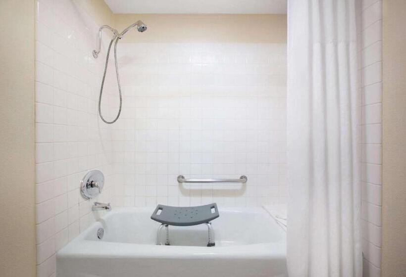 هتل Days Inn By Wyndham Lake Havasu