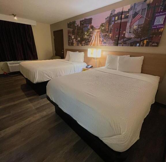 فندق Days Inn & Suites By Wyndham Kaukauna Wi