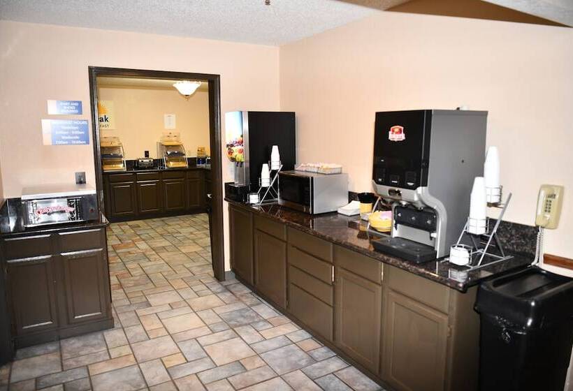 فندق Days Inn & Suites By Wyndham Kaukauna Wi