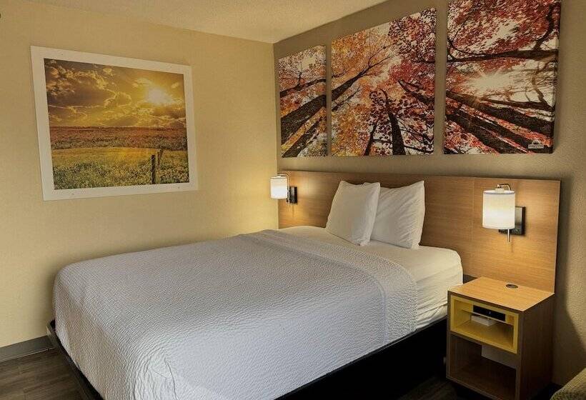 فندق Days Inn & Suites By Wyndham Kaukauna Wi