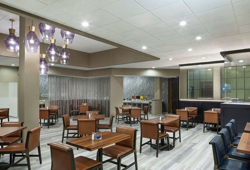 Doubletree By Hilton Hotel Newark Airport