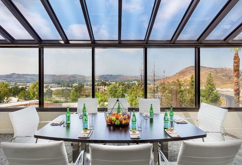 فندق Doubletree By Hilton Pomona