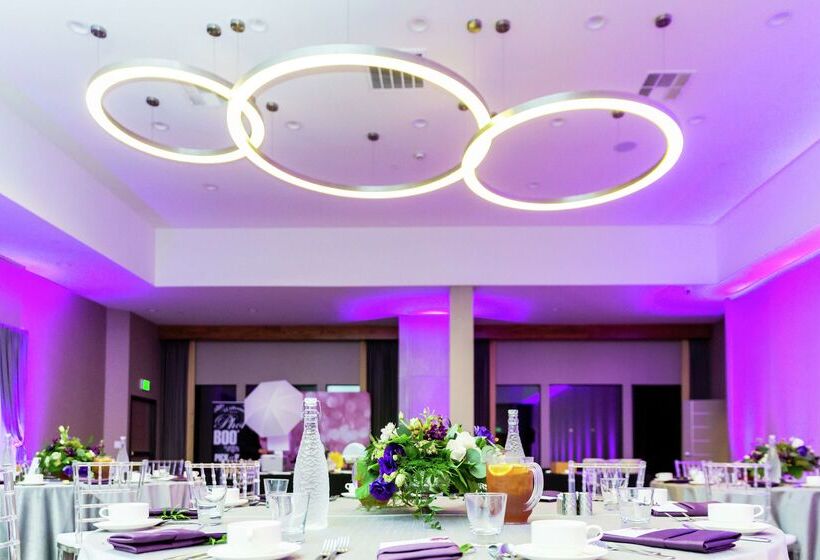 فندق Doubletree By Hilton Pomona