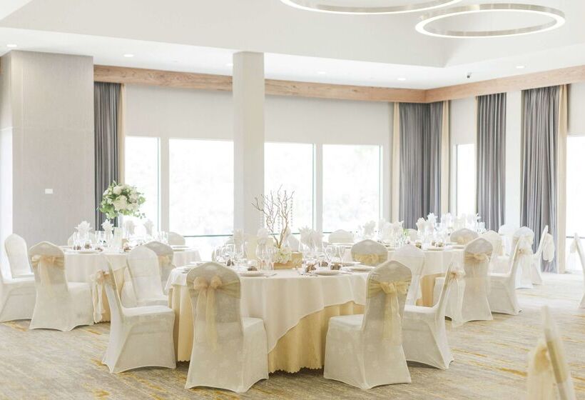 فندق Doubletree By Hilton Pomona