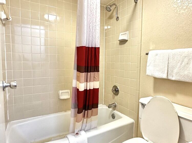 בית מלון כפרי Days Inn & Suites By Wyndham Bossier City