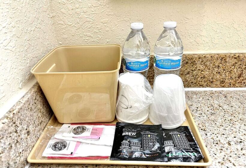 בית מלון כפרי Days Inn & Suites By Wyndham Bossier City