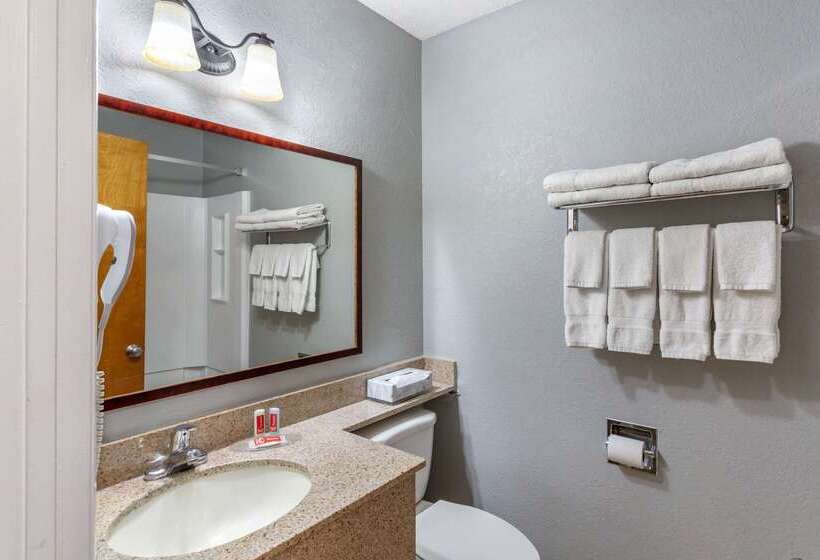 فندق Econo Lodge Inn & Suites Old Saybrook  Westbrook