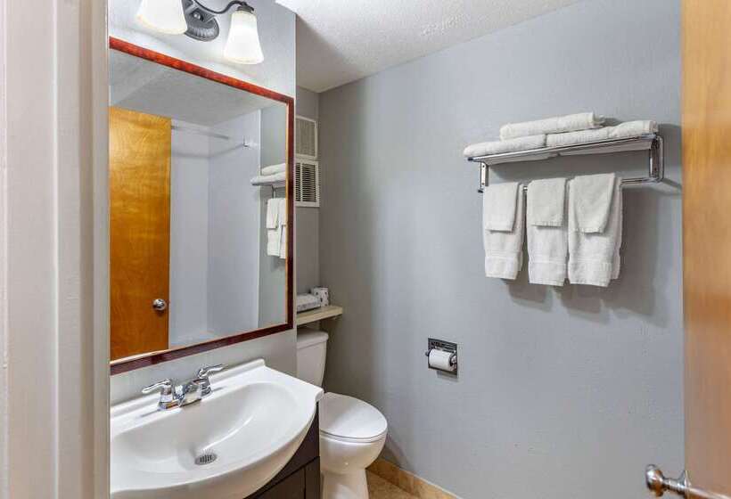 فندق Econo Lodge Inn & Suites Old Saybrook  Westbrook
