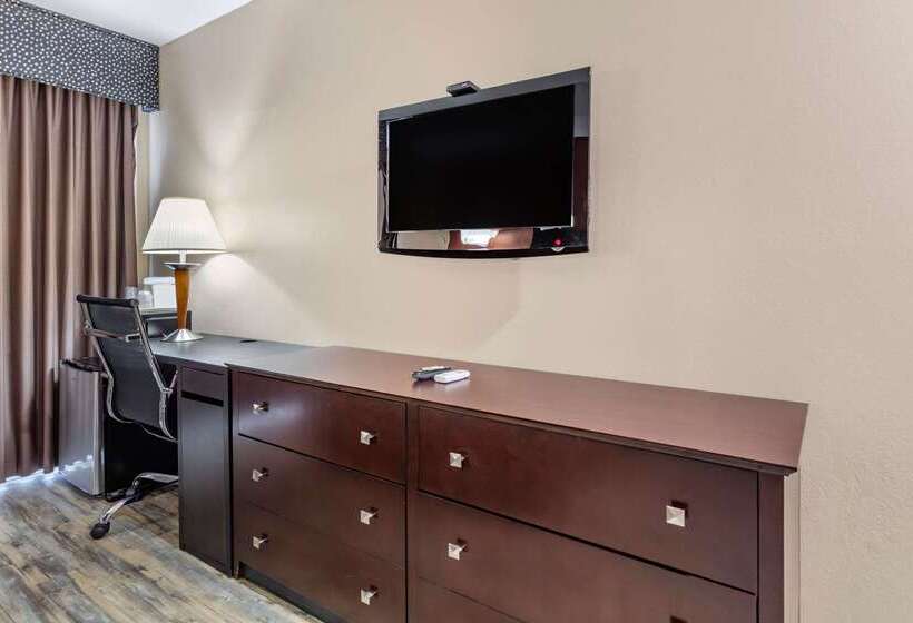 فندق Econo Lodge Inn & Suites Old Saybrook  Westbrook