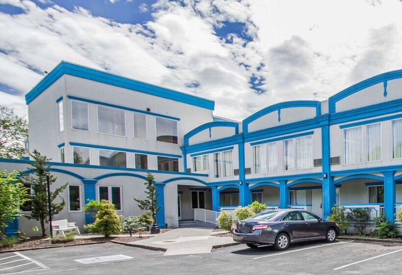 فندق Econo Lodge Inn & Suites Old Saybrook  Westbrook