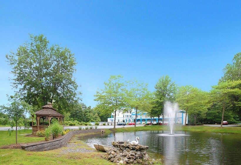 فندق Econo Lodge Inn & Suites Old Saybrook  Westbrook