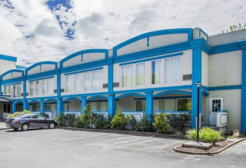فندق Econo Lodge Inn & Suites Old Saybrook  Westbrook