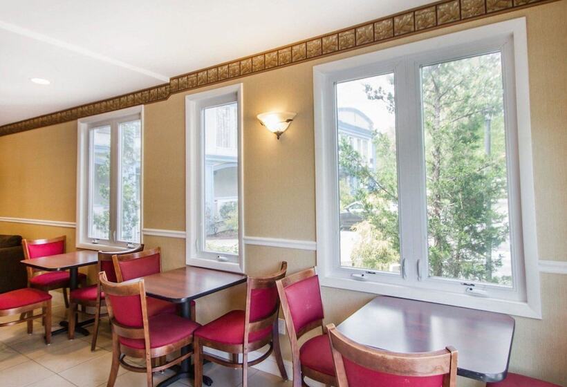 فندق Econo Lodge Inn & Suites Old Saybrook  Westbrook