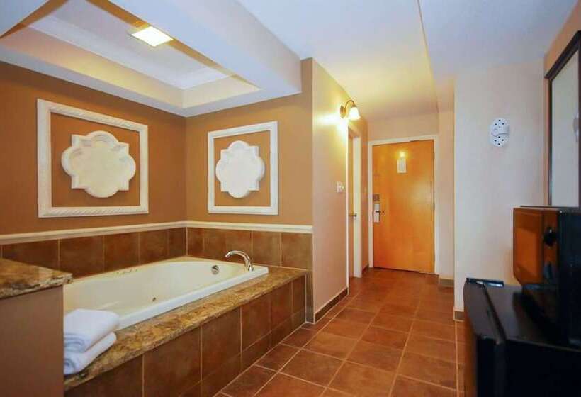 فندق Econo Lodge Inn & Suites Old Saybrook  Westbrook