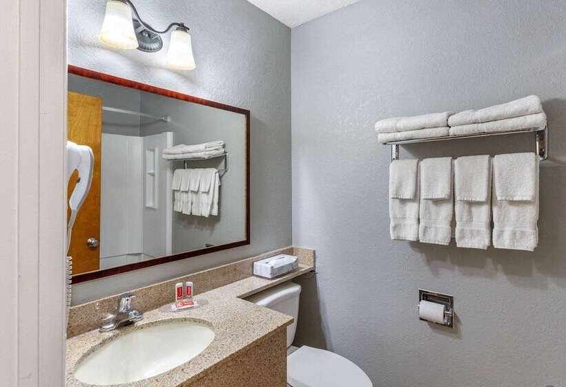 فندق Econo Lodge Inn & Suites Old Saybrook  Westbrook
