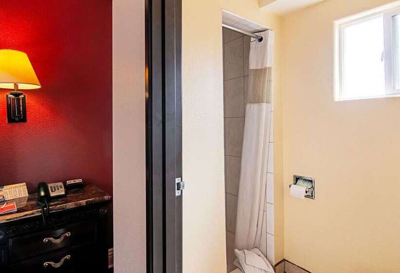 فندق Econo Lodge Long Beach I 405