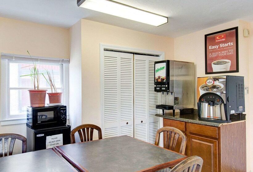 فندق Econo Lodge