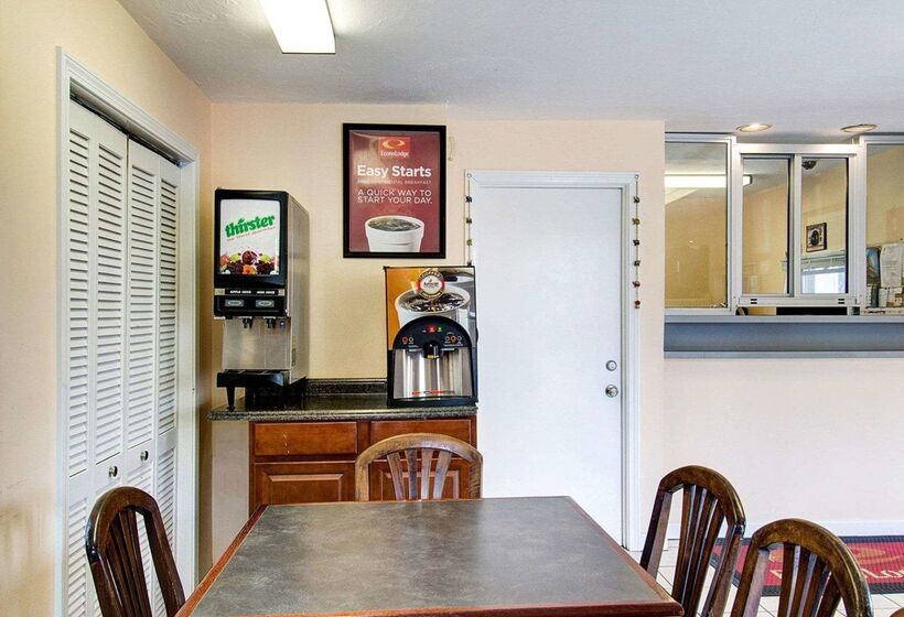 فندق Econo Lodge