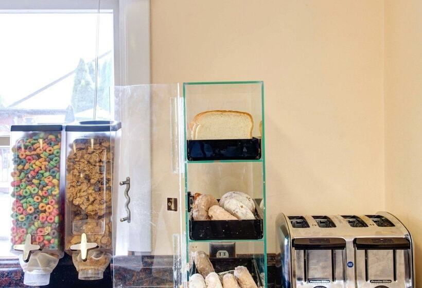 فندق Econo Lodge