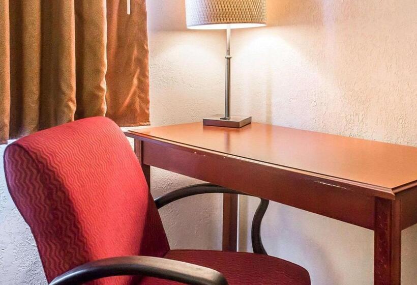 فندق Economy Inn & Suites