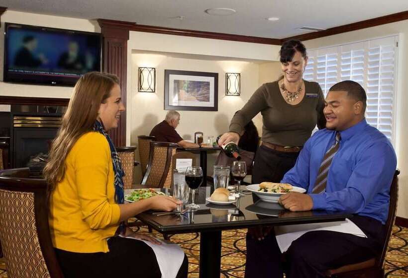 فندق Hampton Inn & Suites Salt Lake City Airport