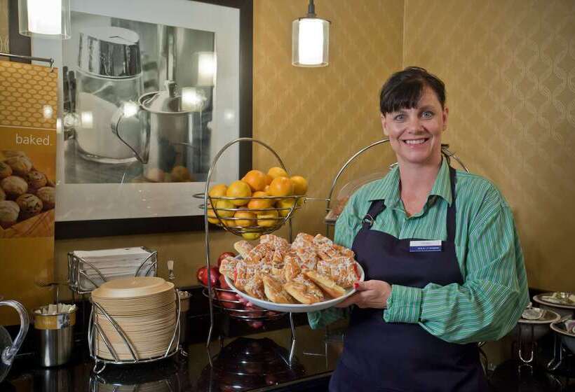 فندق Hampton Inn & Suites Salt Lake City Airport