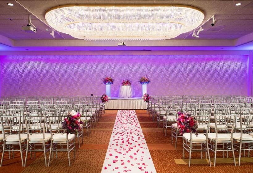 Отель Hilton San Francisco Airport Bayfront