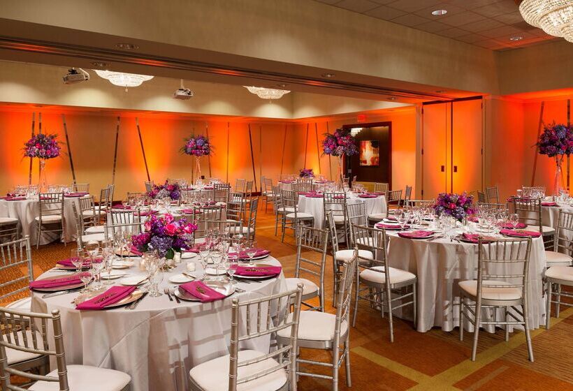 Отель Hilton San Francisco Airport Bayfront