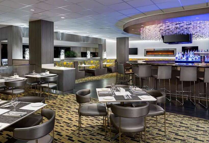 Отель Hilton San Francisco Airport Bayfront