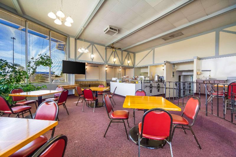 Отель Hospitality Inn