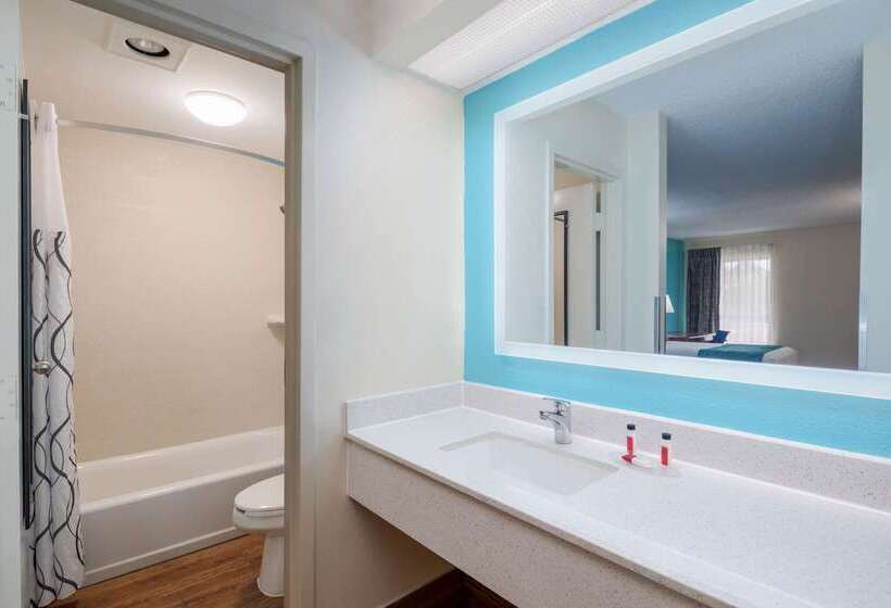 酒店 Howard Johnson By Wyndham Savannah Ga