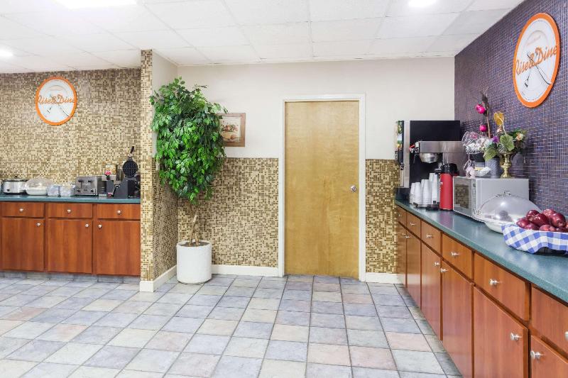 酒店 Howard Johnson By Wyndham Savannah Ga