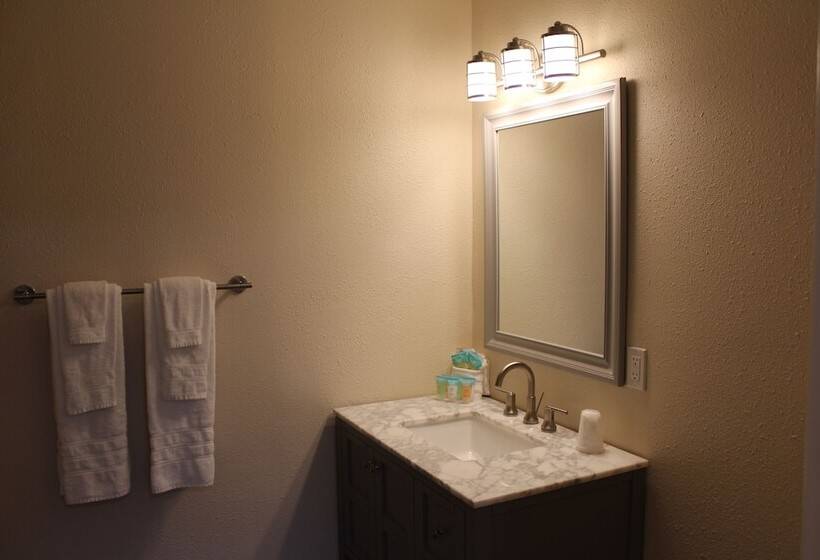 酒店 Inn At The Sea