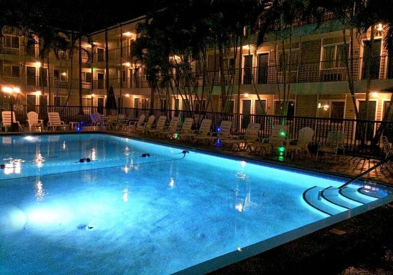 فندق Lantern Inn & Suites  Sarasota