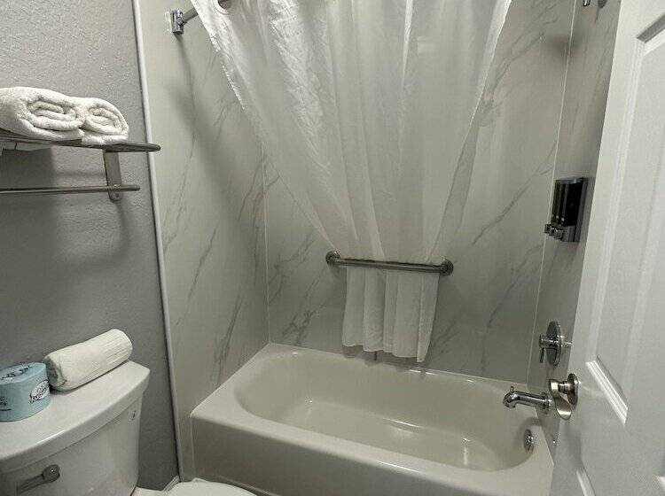 فندق Lantern Inn & Suites  Sarasota