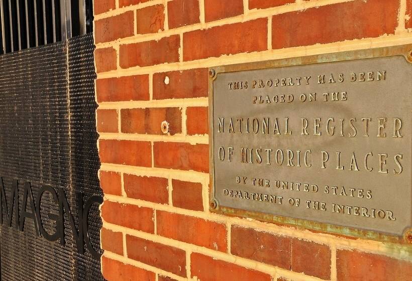 Magnolia Hotel Omaha