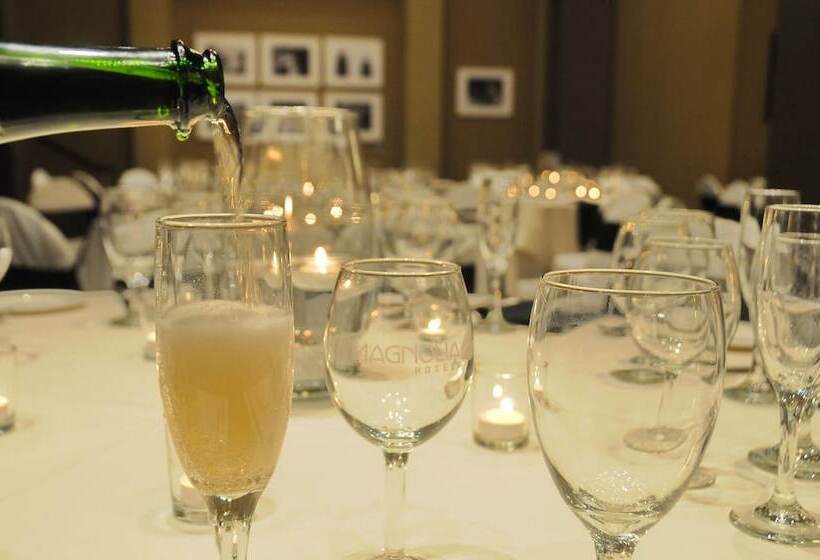 Magnolia Hotel Omaha