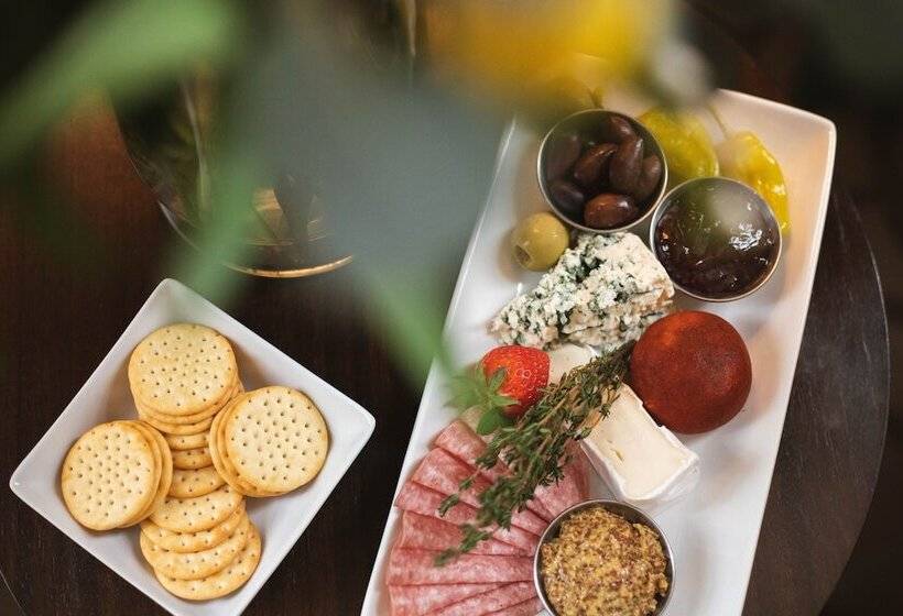 Magnolia Hotel Omaha