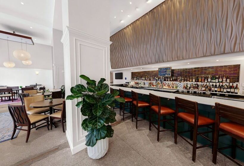 Magnolia Hotel Omaha