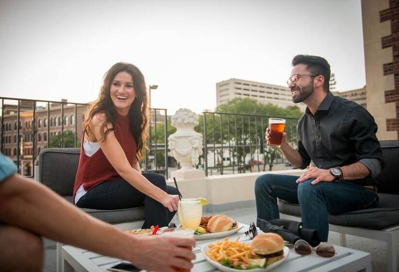 Magnolia Hotel Omaha