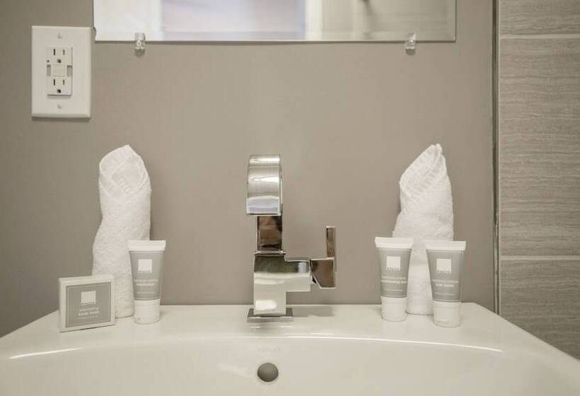 Magnolia Hotel Omaha