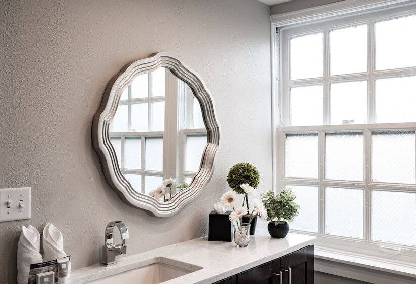 Magnolia Hotel Omaha