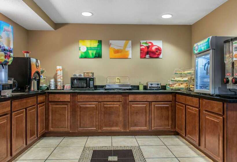 ホテル Quality Inn Bloomington Near University