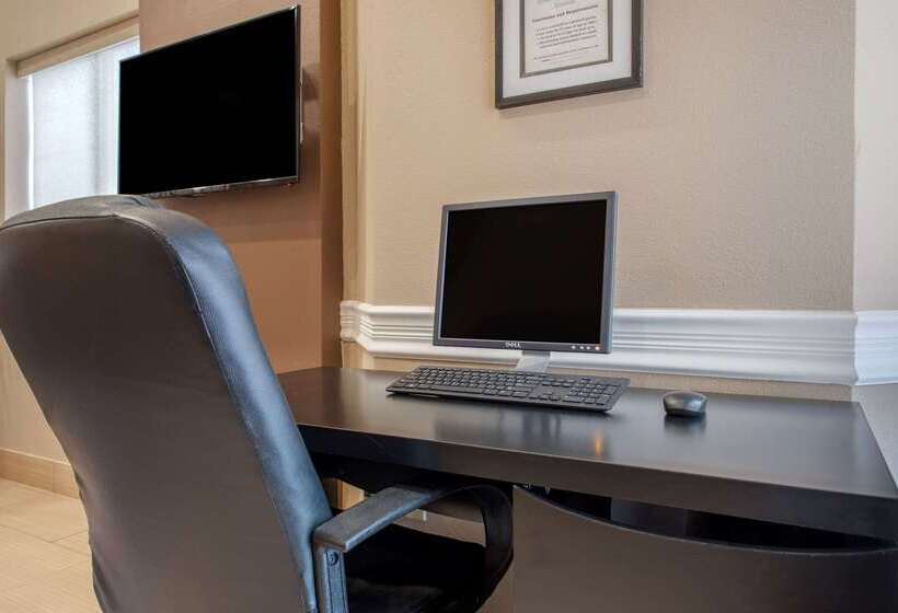 ホテル Quality Inn Bloomington Near University