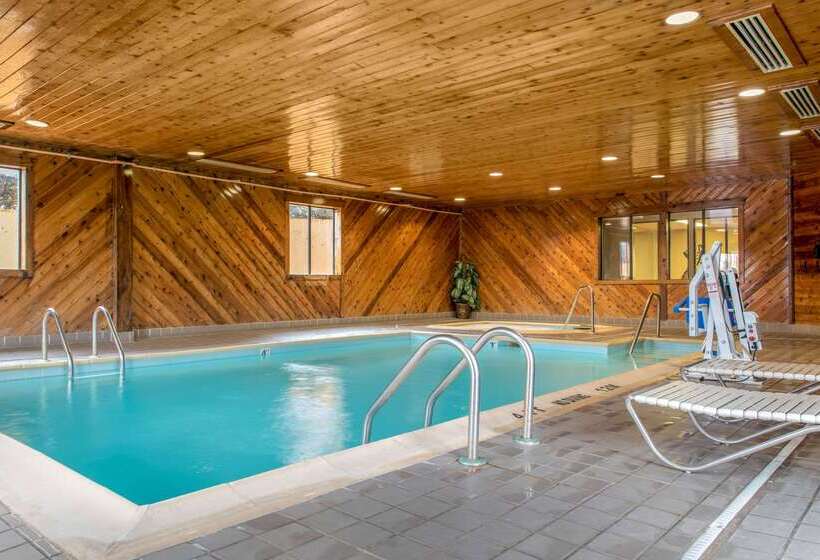 ホテル Quality Inn Bloomington Near University